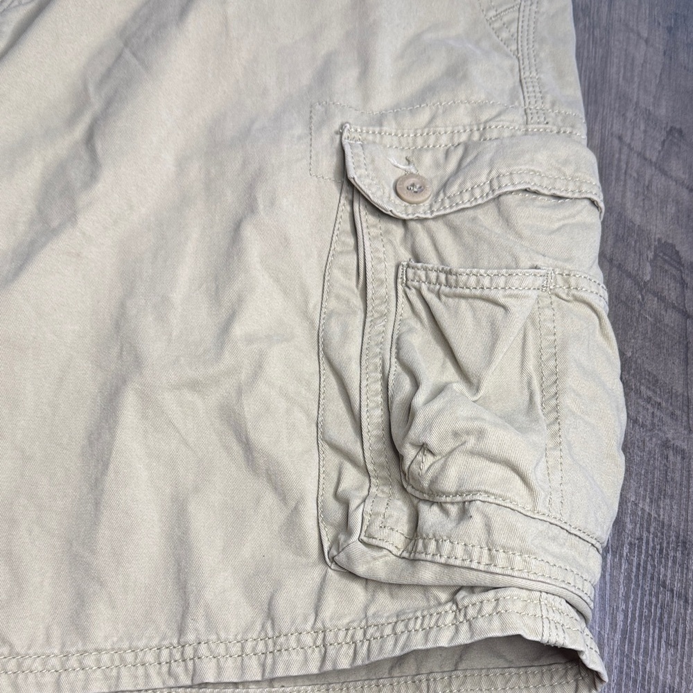 Lee Men's Tan Cargo Shorts - Picture 4 of 5